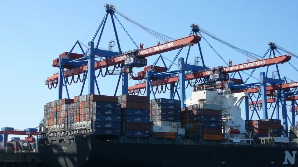 Tarifas marítimas voltam a subir após 13 semanas de queda na rota Ásia-Europa