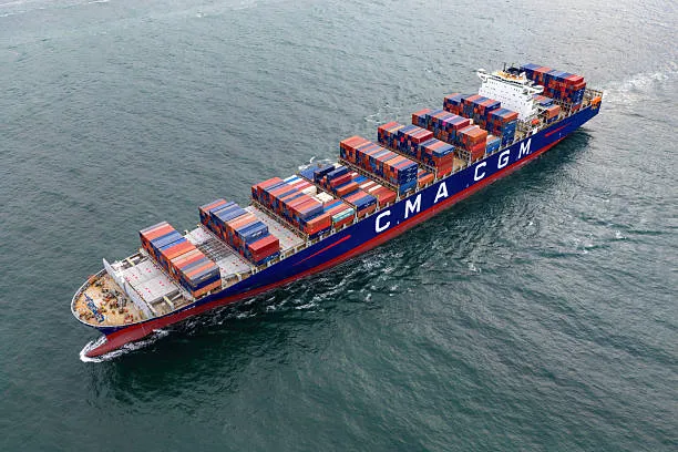 CMA CGM anuncia aumento de US$ 300 por TEU nos fretes da Oceania para as Américas