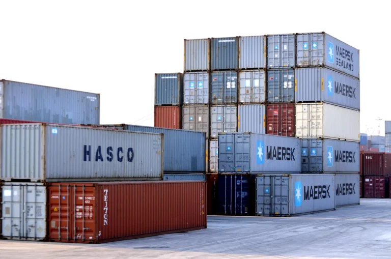 China muda fiscalização de exportações de uso duplo e fixa prazos para cargas sob análise